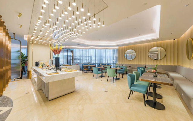 Shanghai Lujiazui Area BaBaiBan LANOU Hotel