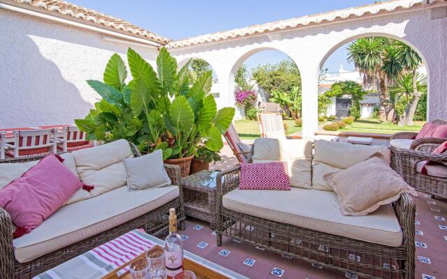 Magnificent Villa in Andalusia near Beach