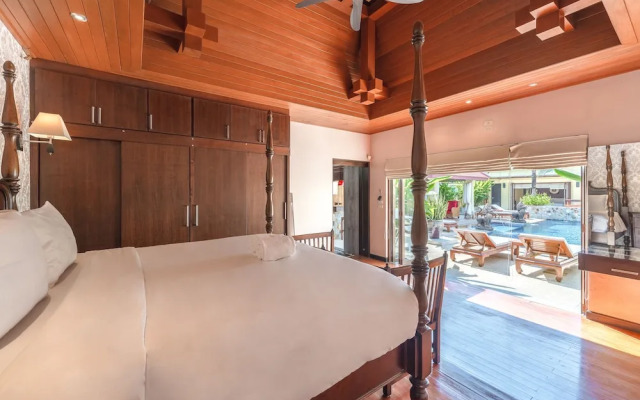 Generous 6BR Balinese Pool Villa Sophia