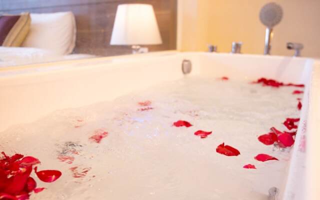 Aroma Hotel HN by Bay Luxury
