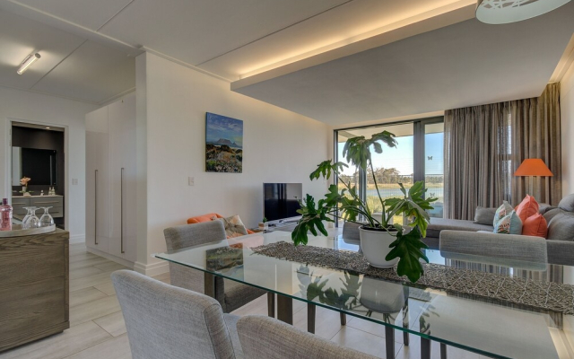 UniqueStay Paardevlei Square Apartment - Adults Only