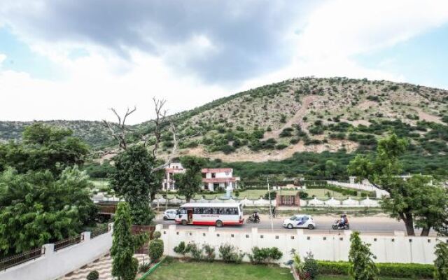 OYO 19456 Hotel Shagun Palace