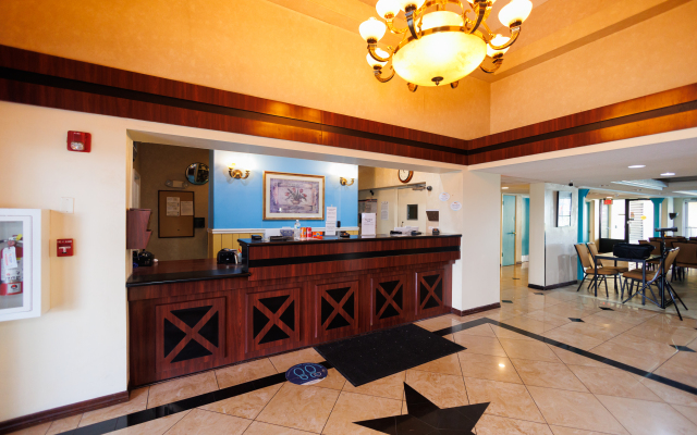 Garnet Inn & Suites, Orlando