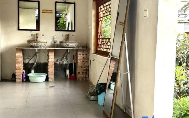Xiangmo Youth Hostel
