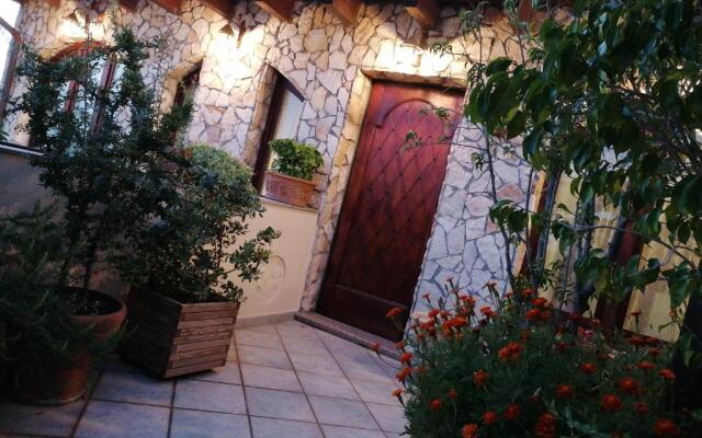 Vela Club House