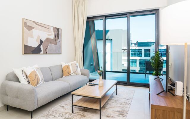 HomesGetaway Cozy 1BR in Binghatti Canal