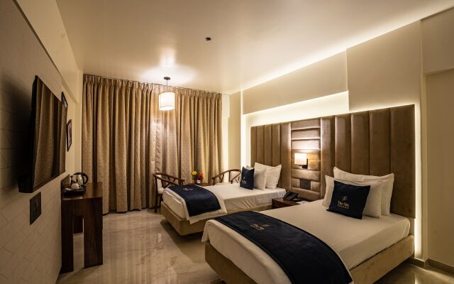 Mastiff Grand The Sia Palace Suites & Banquets, Khopoli (Nr. Imagica)