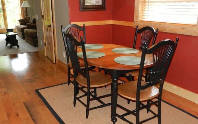 Cabins on Maple River