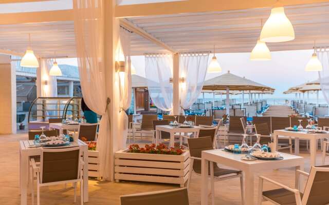 SUNRISE Holidays Resort (Adults Only)