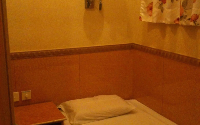 Kowloon New Hostel