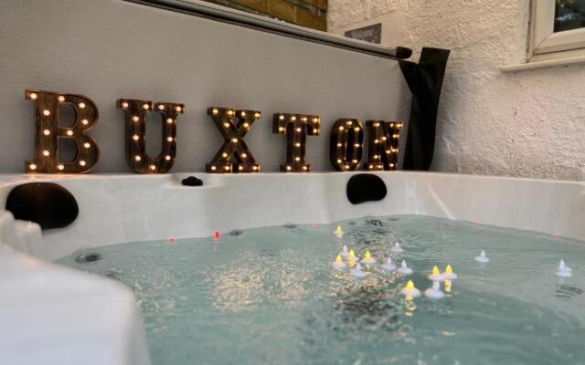 The Hideout With Hot Tub Buxton