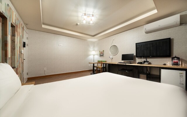 Gangneung Crystal Motel