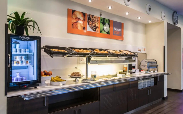 Holiday Inn Express Barcelona - Sant Cugat by IHG