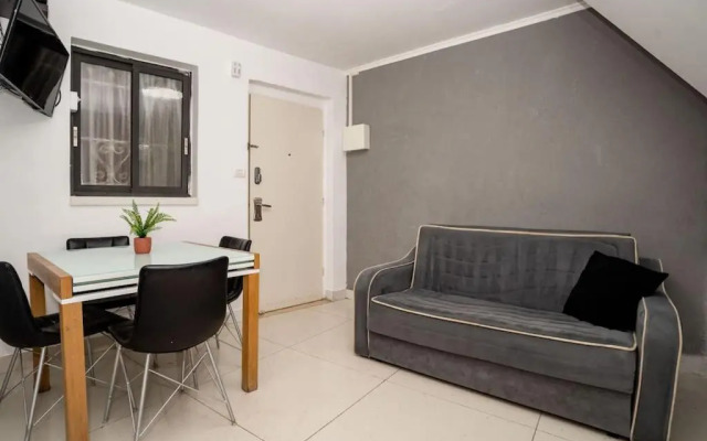 Lovely 2 bedroom unit Shivtey Israel Jerusalem
