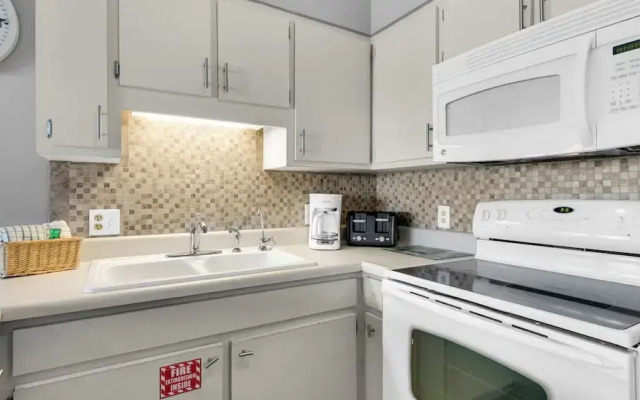 Southwinds K-8: Beachside & Pool Retreat