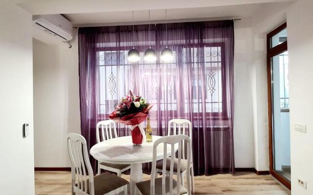 R.O.S.E. Apartment