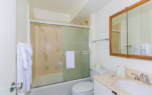 Ilikai Marina Studio City View Condos with Fully Equipped Kitchens & Free Wifi