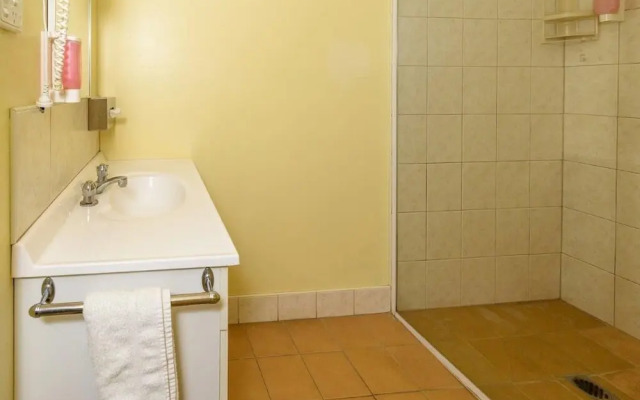 Daydream Motel and Apartments