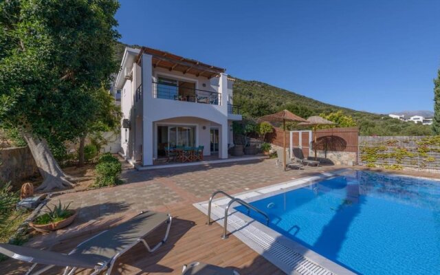 2 Bedroom Villa Pool Sea Views Agios Nikolaos