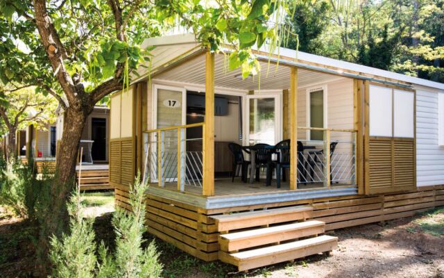 Domaine de Château Laval (GRX103)