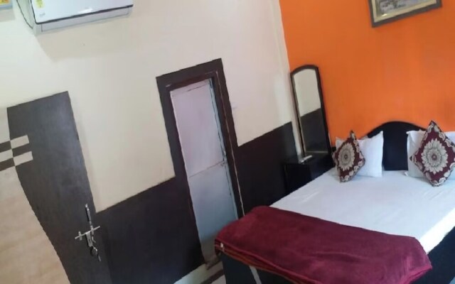 Goroomgo New Ashiyana Palace Varanasi