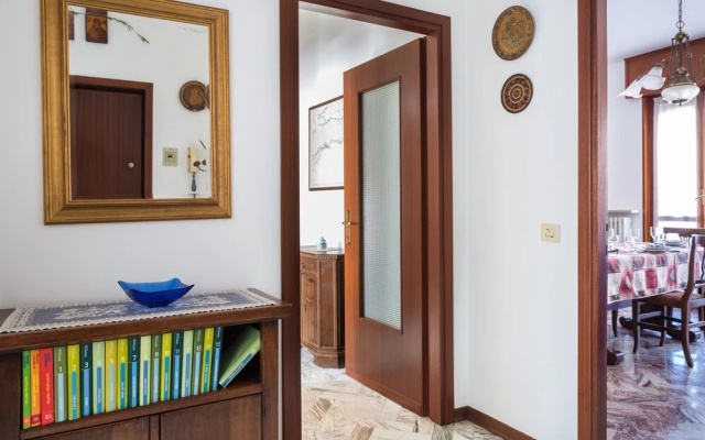 Parma A due passi dall'Ospedale Apartment