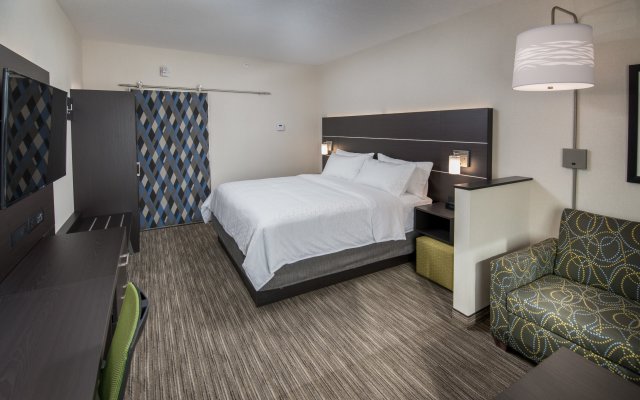 Holiday Inn Express & Suites Saskatoon East - University, an IHG Hotel