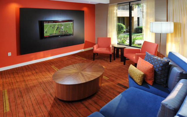 Courtyard by Marriott Houston Hobby Airport