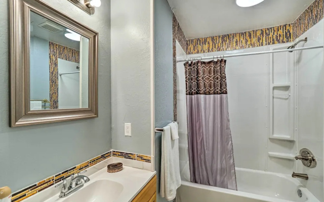 Centrally Located Lawton Home: Dogs Welcome!