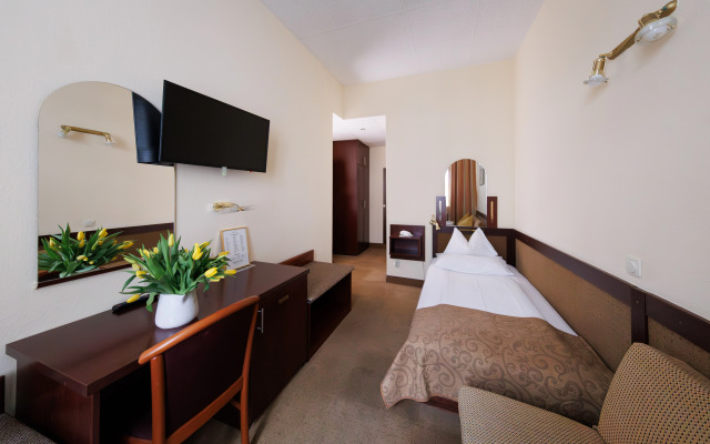 Continental Hotel-Pension