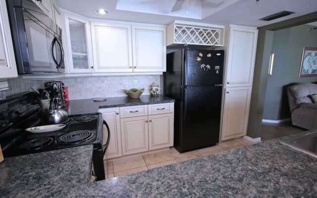 Pier House 402