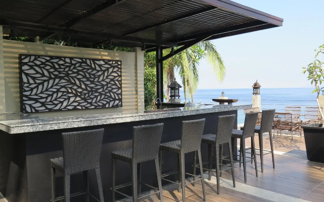 Aiyanar Beach And Dive Resort