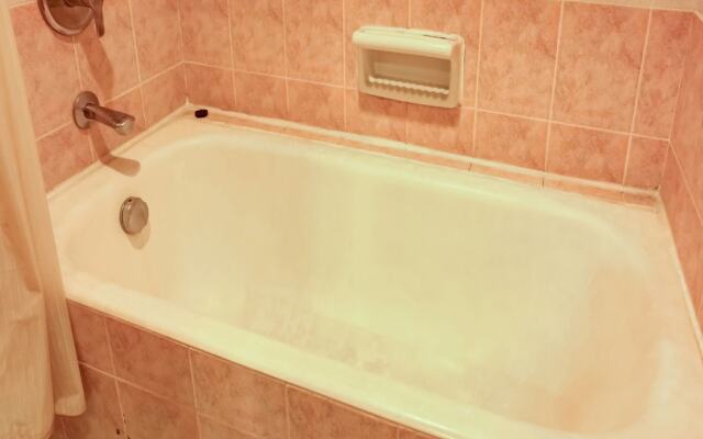 Townhouse OAK Hotel Grand Cikarang