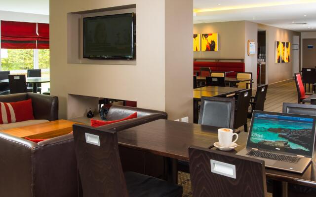 Holiday Inn Express Swindon - West by IHG