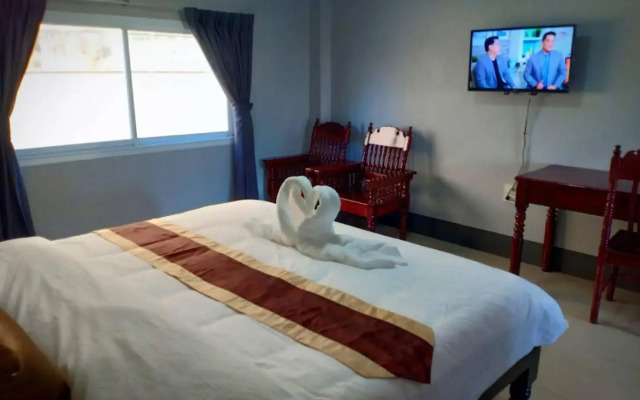 Submukdaphoomplace Hotel