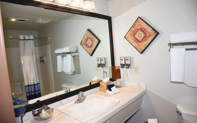 Wood River Inn & Suites