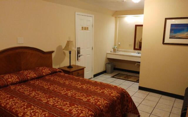 Country Regency Inn & Suites