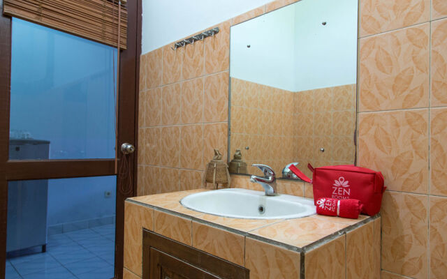 ZEN Rooms Seminyak Drupati 1