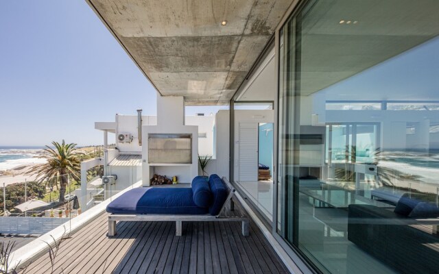 15 Views Penthouse One Bedroom Apartment Sleeps 2