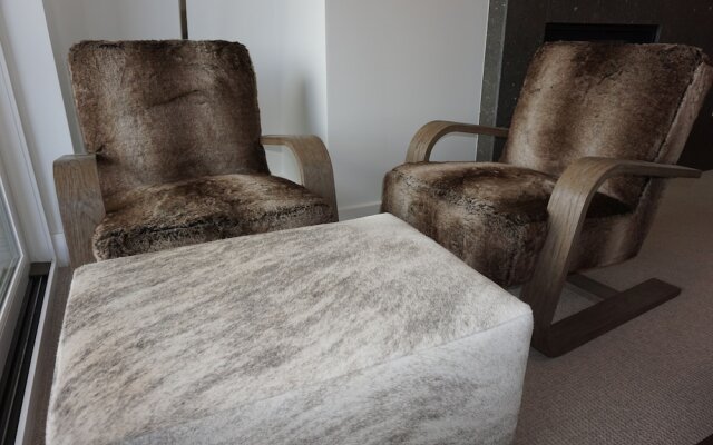 New 3br/4ba Stunning  In Canyons Village 3 Bedroom Condo by RedAwning