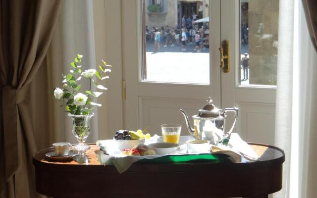 Luxury Bed and Breakfast Cerretani Palace