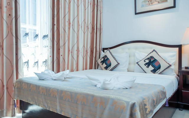Silver Mounts Hotel