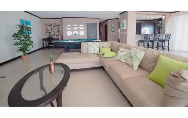 Condominio Diamante del Sol by CRHR