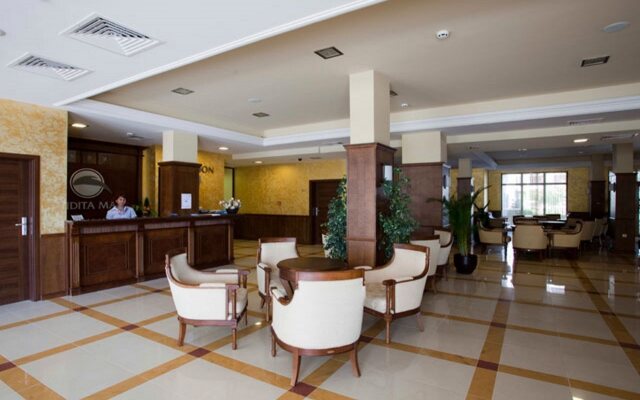 Apart-Hotel "Bendita-Mare"