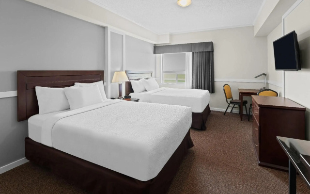 Days Inn by Wyndham Lamont