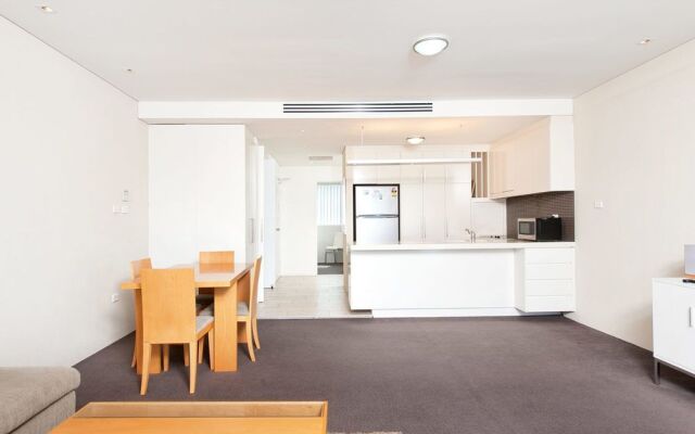 Cote D'Azur, Unit 7/61 Donald Street