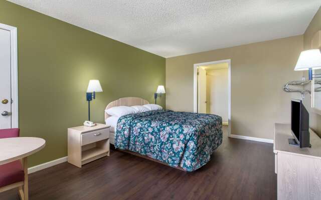 Super 8 by Wyndham Monticello