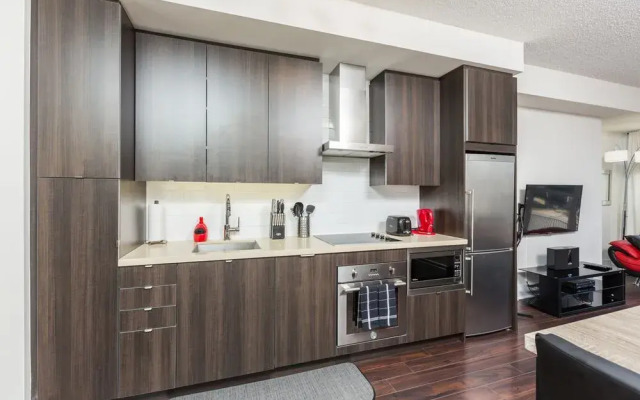 Applewood Suites - Convention Centre & Blue Jays