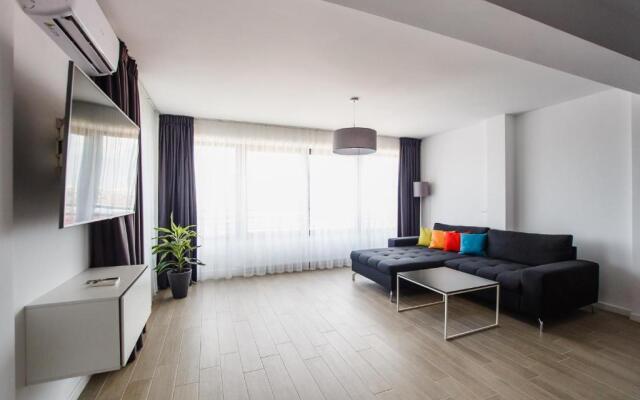Lounge 8 Studios