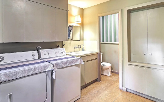 Mid-century Hideaway: Spacious Brownsville Home!